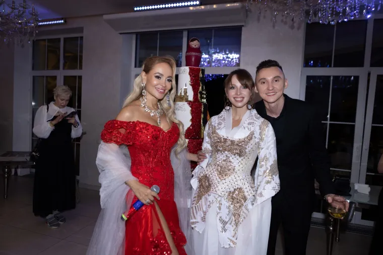 Анна Калашникова, Полина Диброва и Никита Лобанов